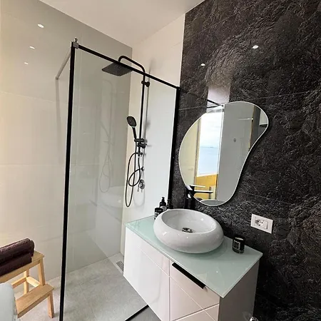 Seaview Aparment